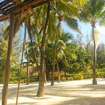 Kinondo Zumzum Beach House B&B 외부 사진