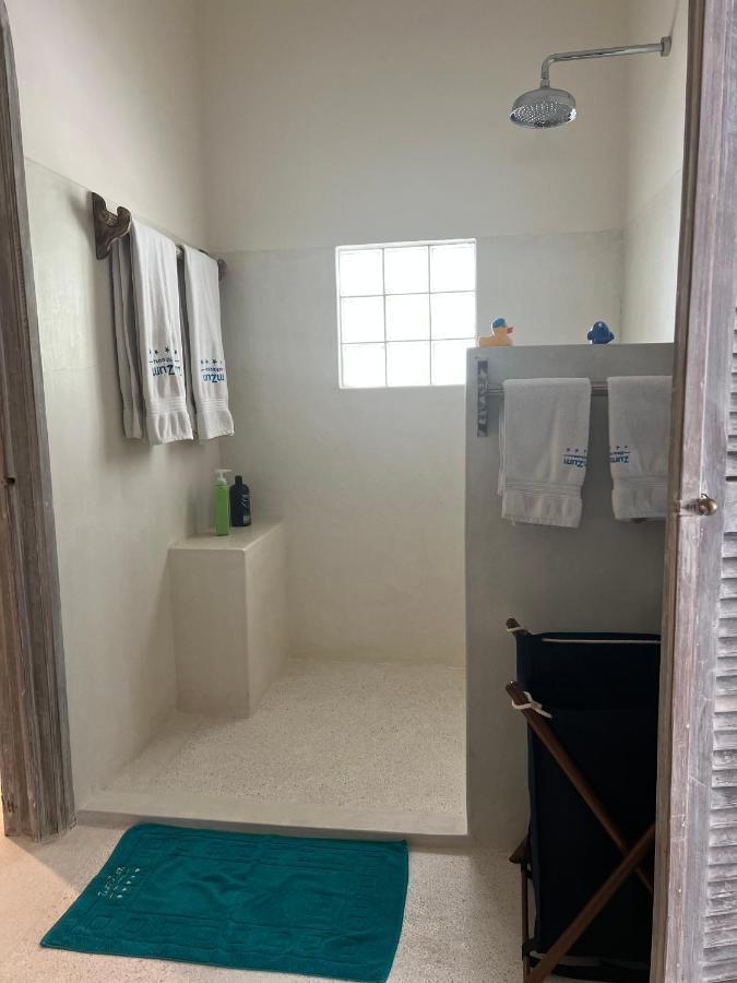 Kinondo Zumzum Beach House B&B 외부 사진